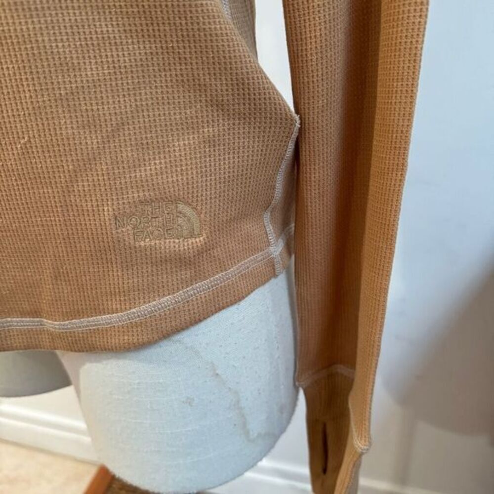 The North Face | Women's Sunpeak Waffle Knit Top w/Thumbholes - Almond Butter, M - Picture 6 of 13